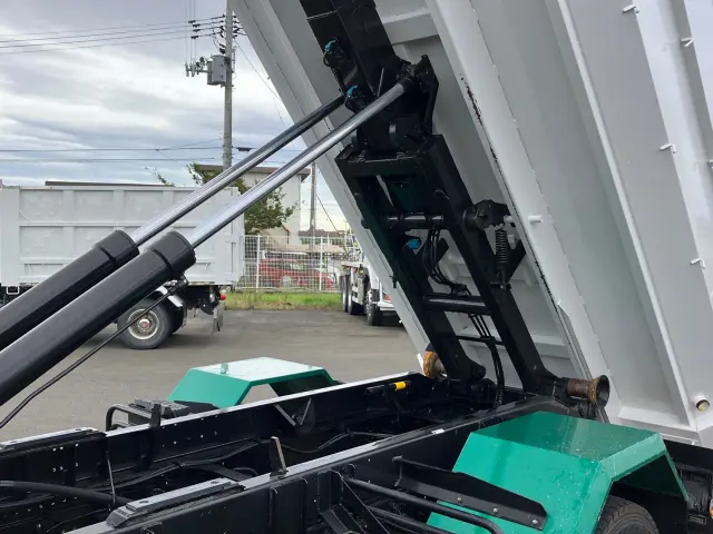 いすゞ フォワード 2RG-FRR90S2(2WD)の写真8