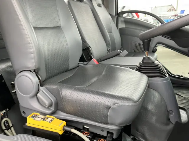 いすゞ フォワード 2RG-FRR90S2(2WD)の写真18