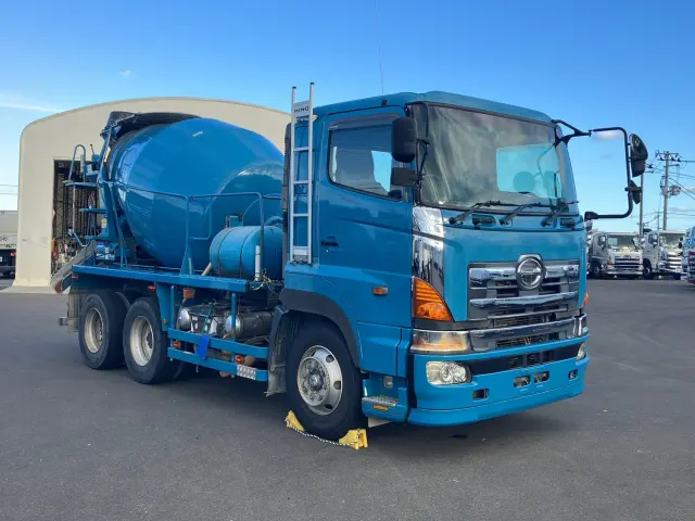 日野 プロフィア ADG-FS1EKXA(6x4)の写真2