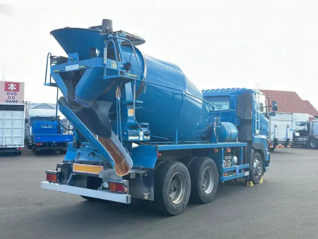 日野 プロフィア ADG-FS1EKXA(6x4)の写真3