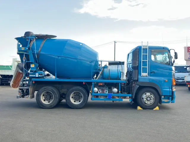 日野 プロフィア ADG-FS1EKXA(6x4)の写真6