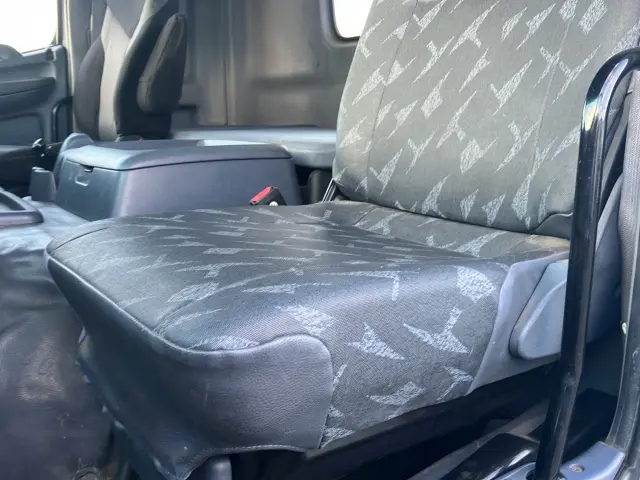 日野 プロフィア ADG-FS1EKXA(6x4)の写真20