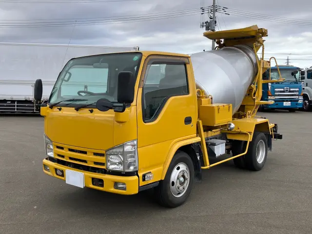 いすゞ エルフ TKG-NKR85N(2WD)の写真1