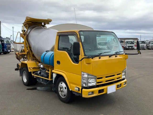 いすゞ エルフ TKG-NKR85N(2WD)の写真2