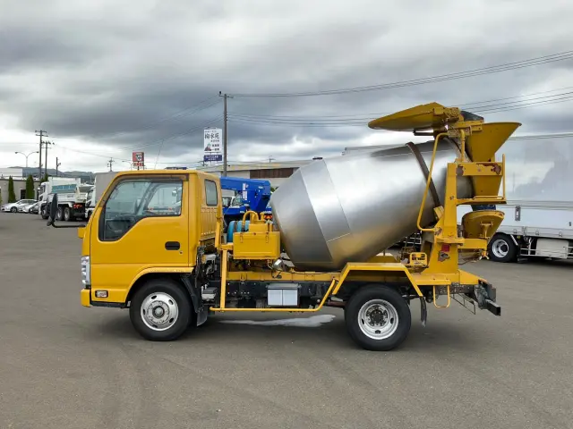 いすゞ エルフ TKG-NKR85N(2WD)の写真5