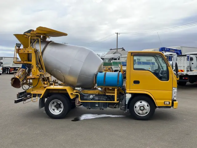 いすゞ エルフ TKG-NKR85N(2WD)の写真6