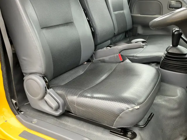 いすゞ エルフ TKG-NKR85N(2WD)の写真19