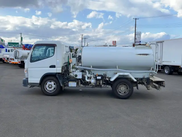 三菱 キャンター 2PG-FEB90(2WD)の写真5