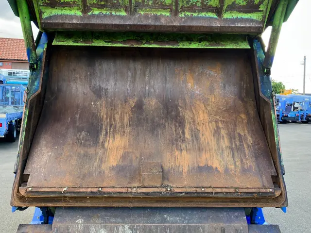 いすゞ エルフ SKG-NPR85YN(2WD)の写真9