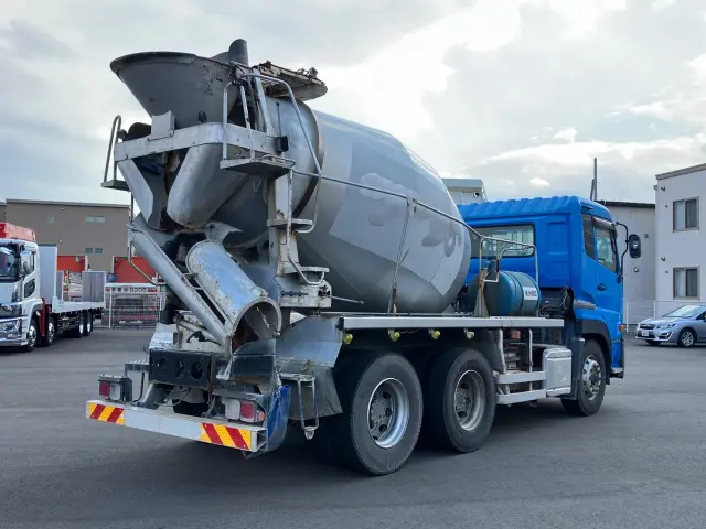 UD クオン QKG-CW5XL(6x4)の写真3