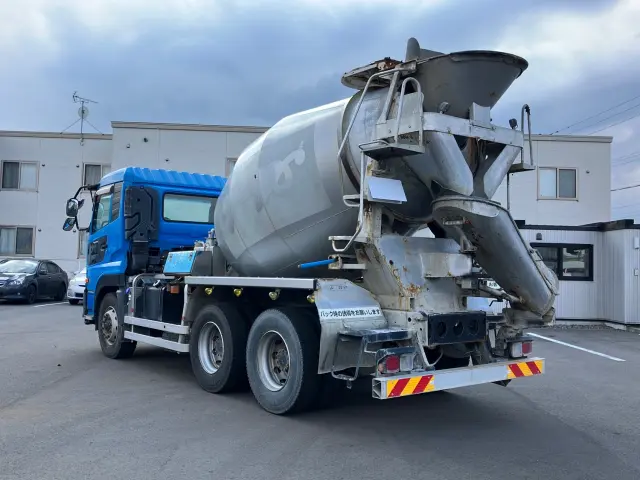 UD クオン QKG-CW5XL(6x4)の写真4