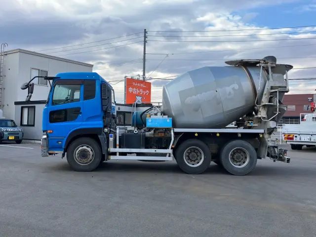 UD クオン QKG-CW5XL(6x4)の写真5