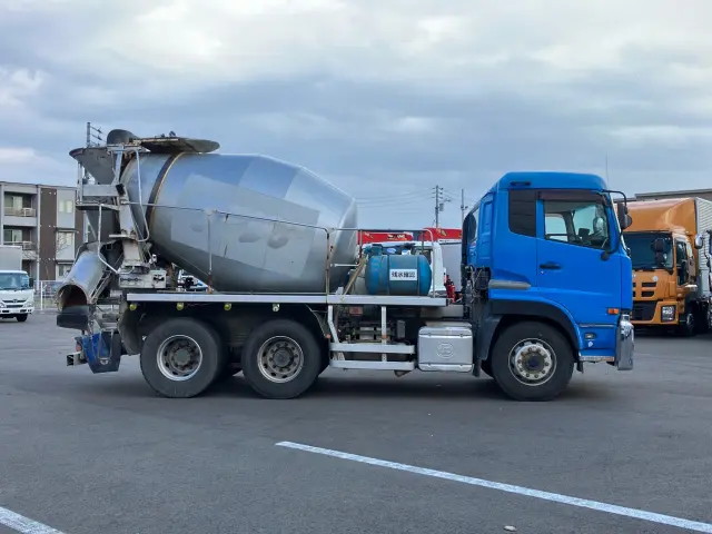 UD クオン QKG-CW5XL(6x4)の写真6