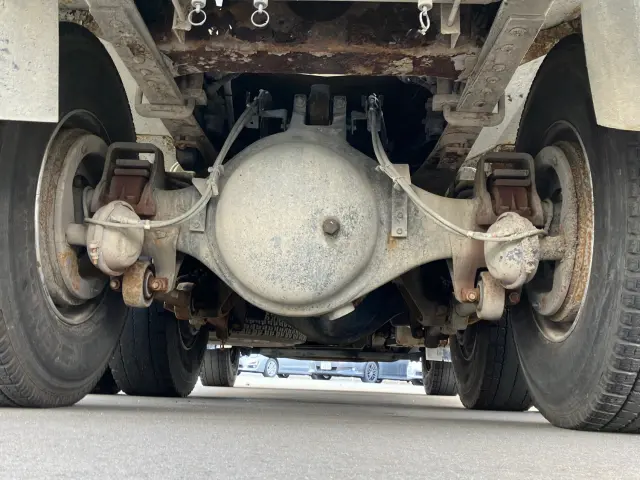 UD クオン QKG-CW5XL(6x4)の写真16