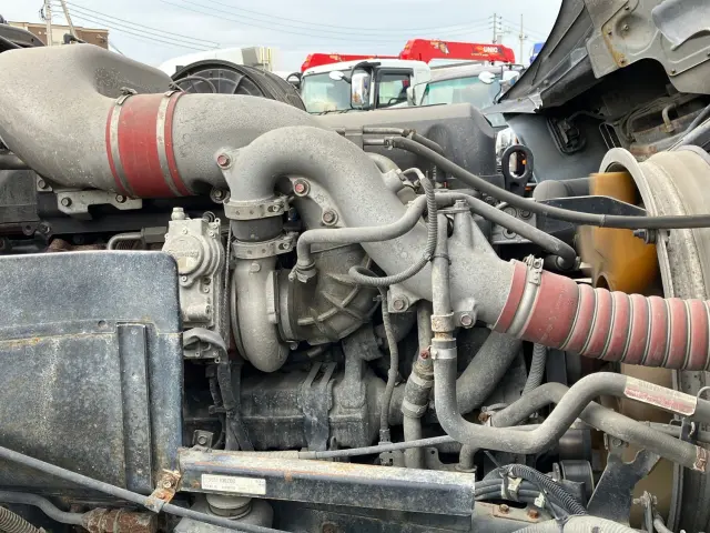 UD クオン QKG-CW5XL(6x4)の写真18