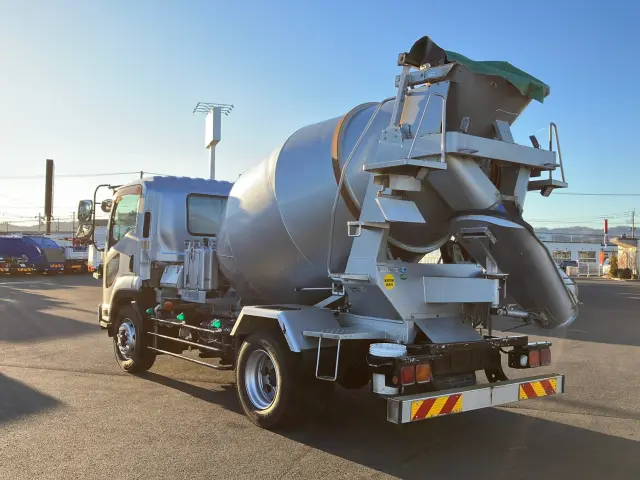 いすゞ フォワード LKG-FTR90S2(2WD)の写真4