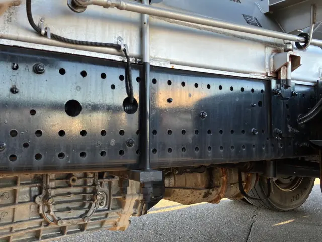 いすゞ フォワード LKG-FTR90S2(2WD)の写真14