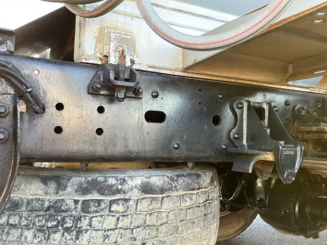 いすゞ フォワード LKG-FTR90S2(2WD)の写真15