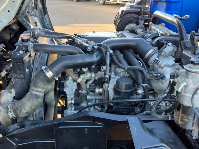 いすゞ フォワード LKG-FTR90S2(2WD)の写真17