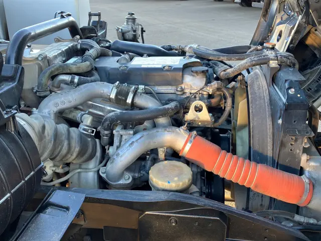 いすゞ フォワード LKG-FTR90S2(2WD)の写真18