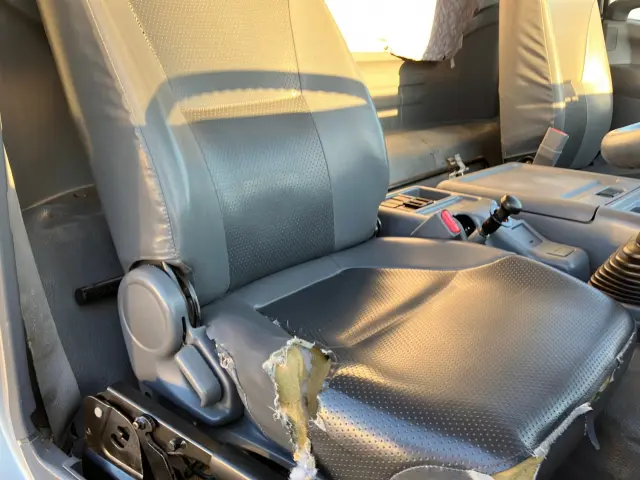 いすゞ フォワード LKG-FTR90S2(2WD)の写真19