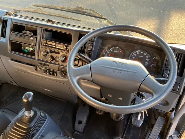 いすゞ フォワード LKG-FTR90S2(2WD)の写真21