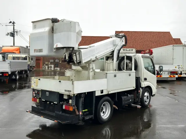 日野 デュトロ BDG-XZU304X(2WD)の写真3