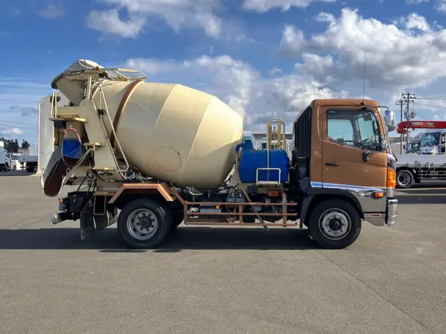 日野 レンジャー LKG-FJ7JDAA(2WD)の写真6