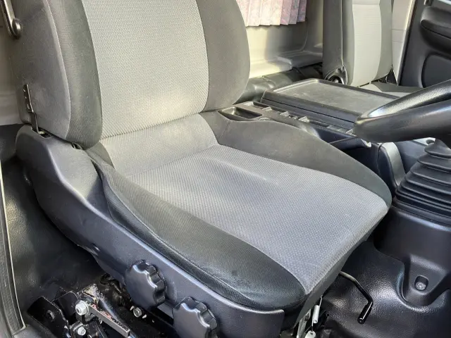 日野 レンジャー LKG-FJ7JDAA(2WD)の写真19