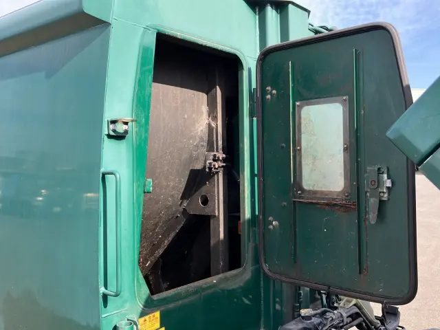 三菱 キャンター TPG-FEA50(2WD)の写真11