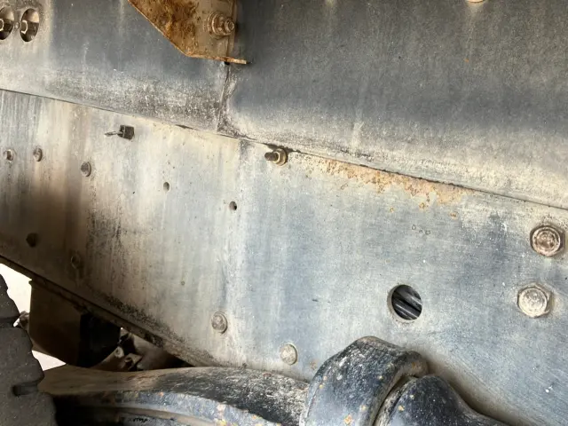 いすゞ ギガ QKG-CXZ77AT(6x4)の写真15