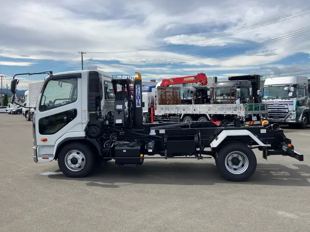 三菱 ファイター 2KG-FK72F(2WD)の写真5