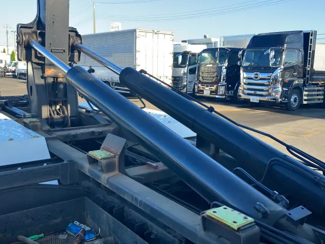 日野 プロフィア 2DG-FS1AJA(6x4)の写真9