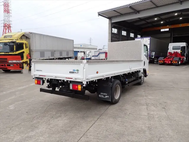 いすゞ エルフ 2RG-NMR88AR(2WD)の写真2