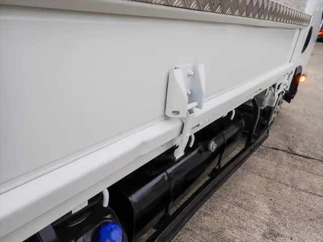 いすゞ エルフ 2RG-NMR88AR(2WD)の写真8