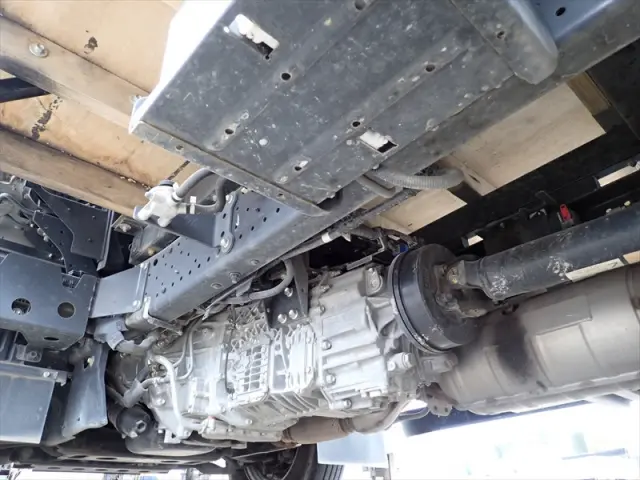 いすゞ エルフ 2RG-NMR88AR(2WD)の写真13