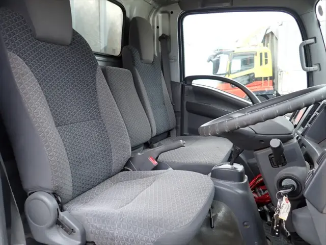 いすゞ エルフ 2RG-NMR88AR(2WD)の写真18