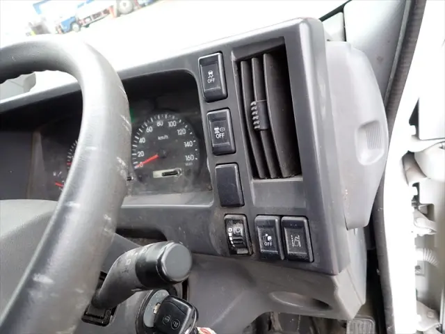 いすゞ エルフ 2RG-NMR88AR(2WD)の写真21