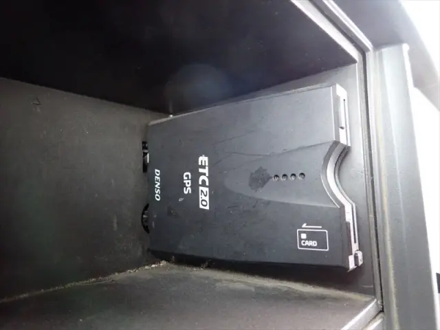 いすゞ エルフ 2RG-NMR88AR(2WD)の写真24