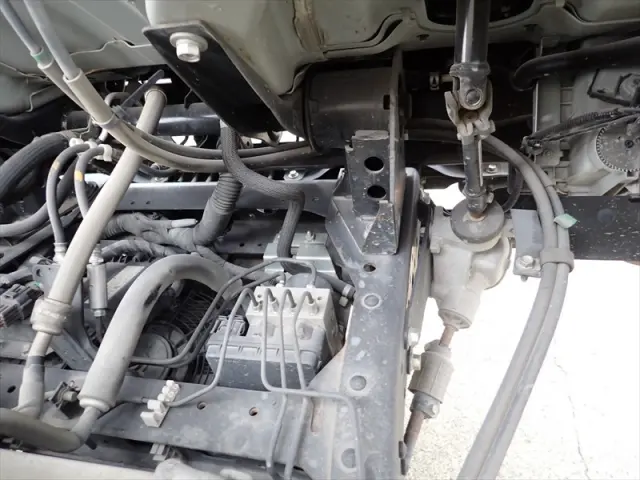 いすゞ エルフ 2RG-NMR88AR(2WD)の写真28