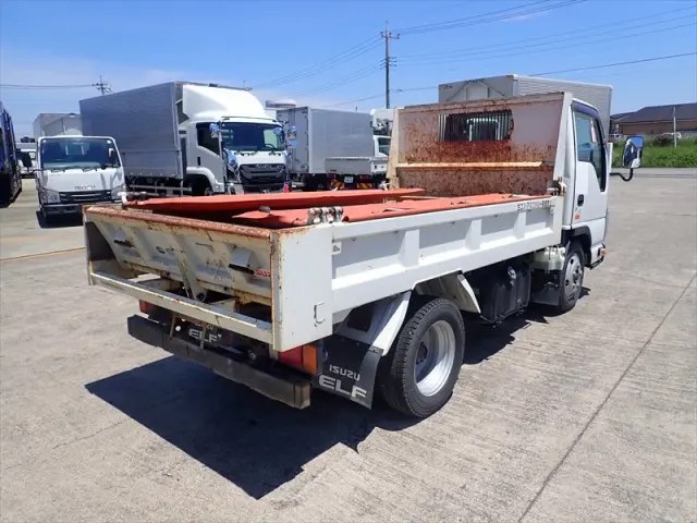 いすゞ エルフ TPG-NKR85AN(2WD)の写真2