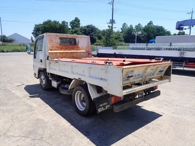 いすゞ エルフ TPG-NKR85AN(2WD)の写真4