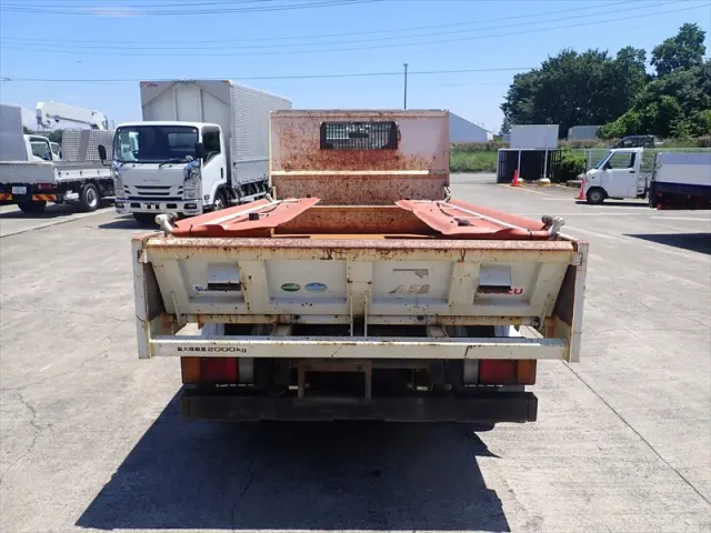 いすゞ エルフ TPG-NKR85AN(2WD)の写真5