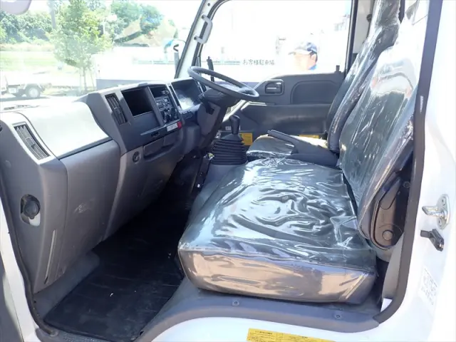 いすゞ エルフ TPG-NKR85AN(2WD)の写真21