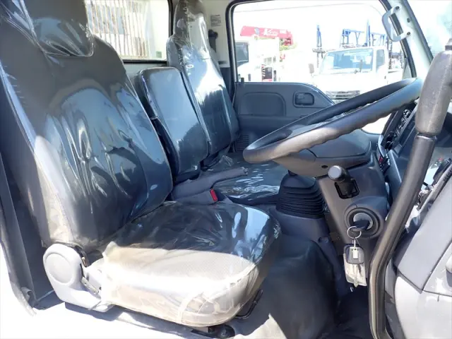 いすゞ エルフ TPG-NKR85AN(2WD)の写真23