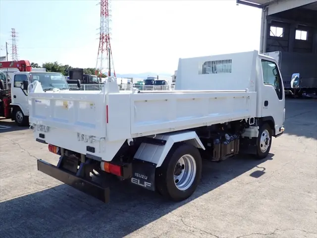 いすゞ エルフ TPG-NKR85AN(2WD)の写真2