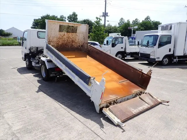 いすゞ エルフ TPG-NKR85AN(2WD)の写真4