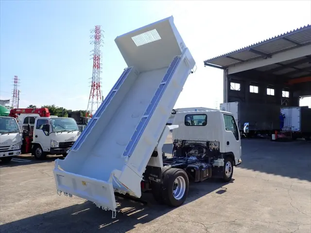 いすゞ エルフ TPG-NKR85AN(2WD)の写真7