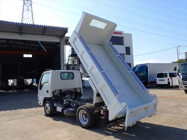 いすゞ エルフ TPG-NKR85AN(2WD)の写真9