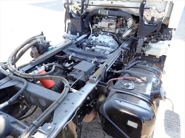 いすゞ エルフ TPG-NKR85AN(2WD)の写真13